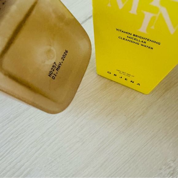 ORJENA Vitamin Brightening Micellar Cleansing Water 300ml/10.1 fl oz - Picture 13 of 16